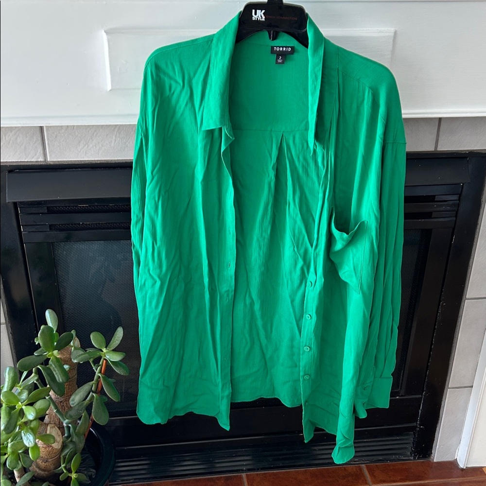 Torrid Emerald Green Button-Up Blouse